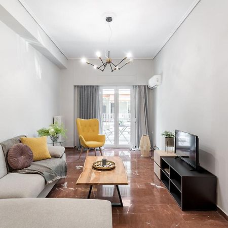 Explore History From A Chic Central Apartment Athene Buitenkant foto
