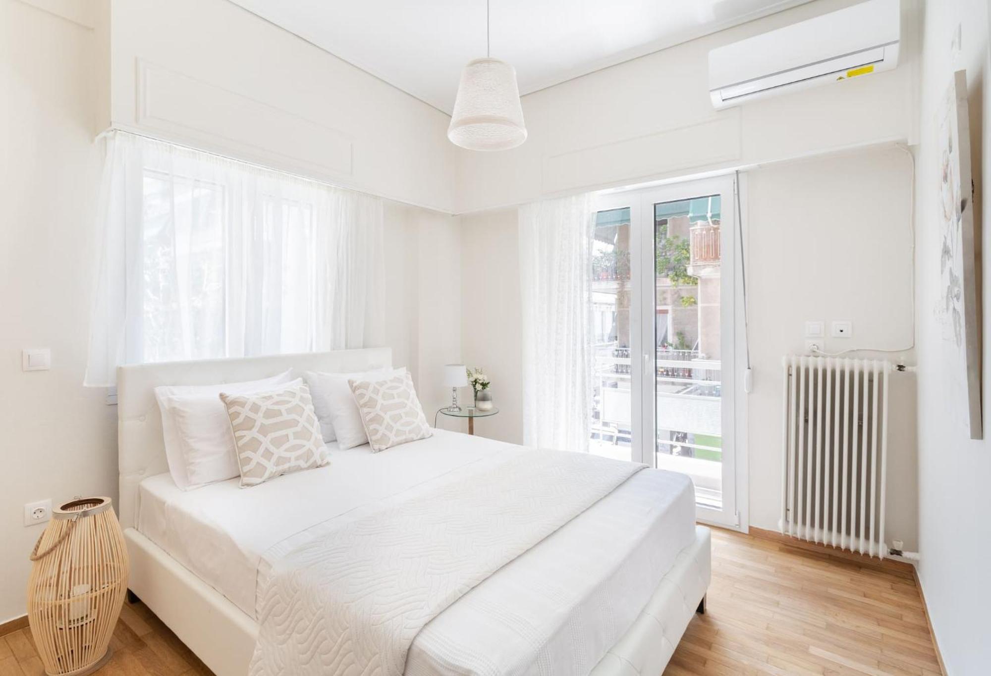 Explore History From A Chic Central Apartment Athene Buitenkant foto