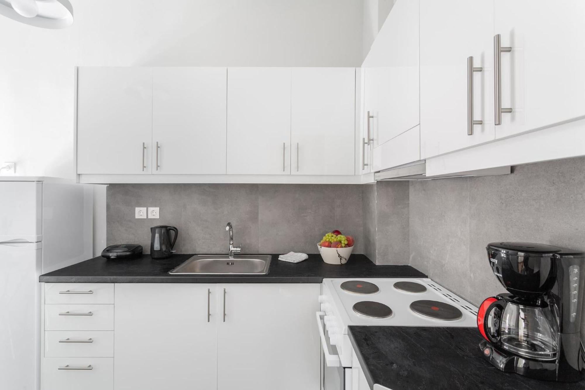 Explore History From A Chic Central Apartment Athene Buitenkant foto