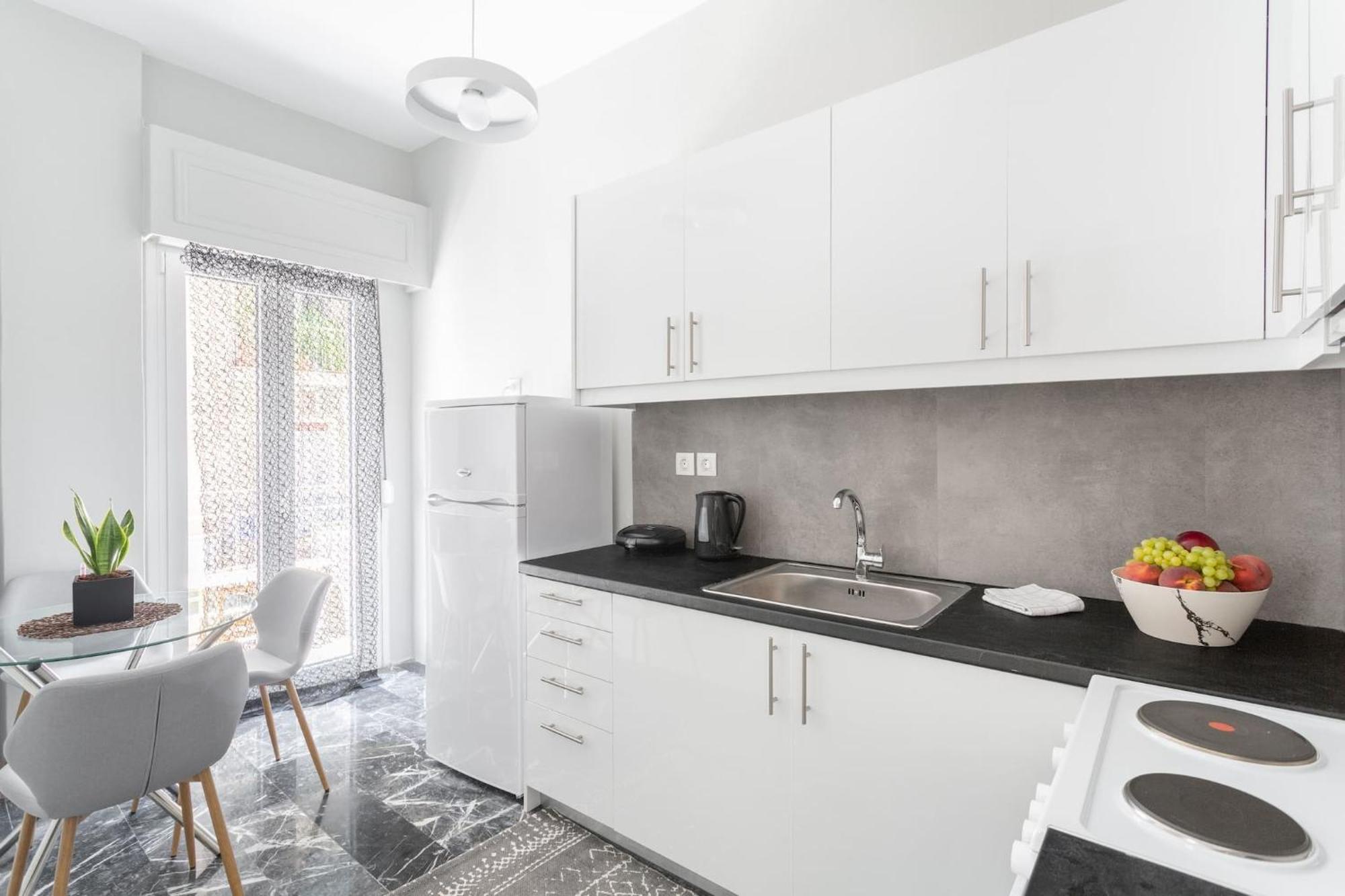 Explore History From A Chic Central Apartment Athene Buitenkant foto